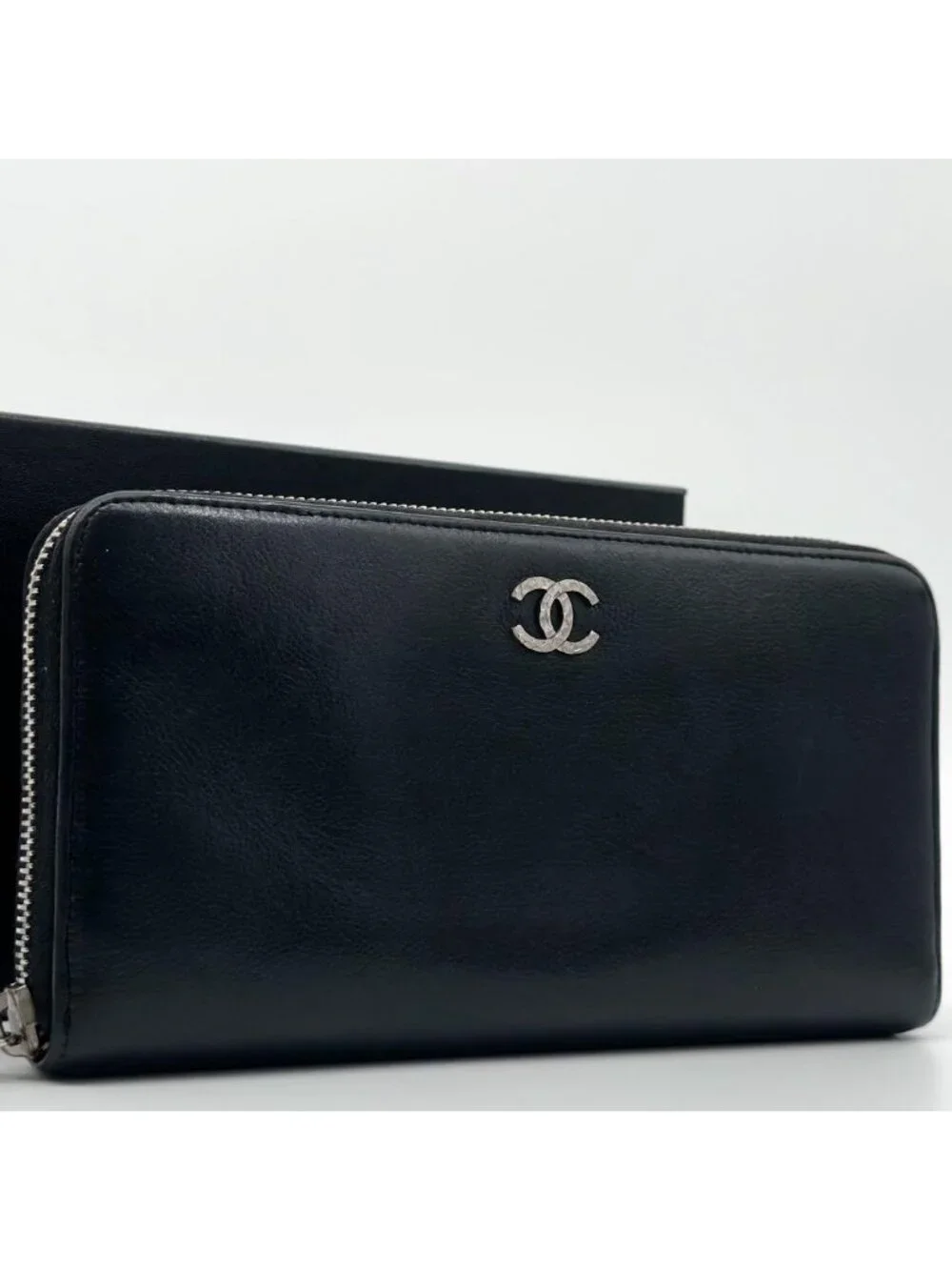 Chanel CC Logo Quilted Round Diamond Cut Lambskin Wallet